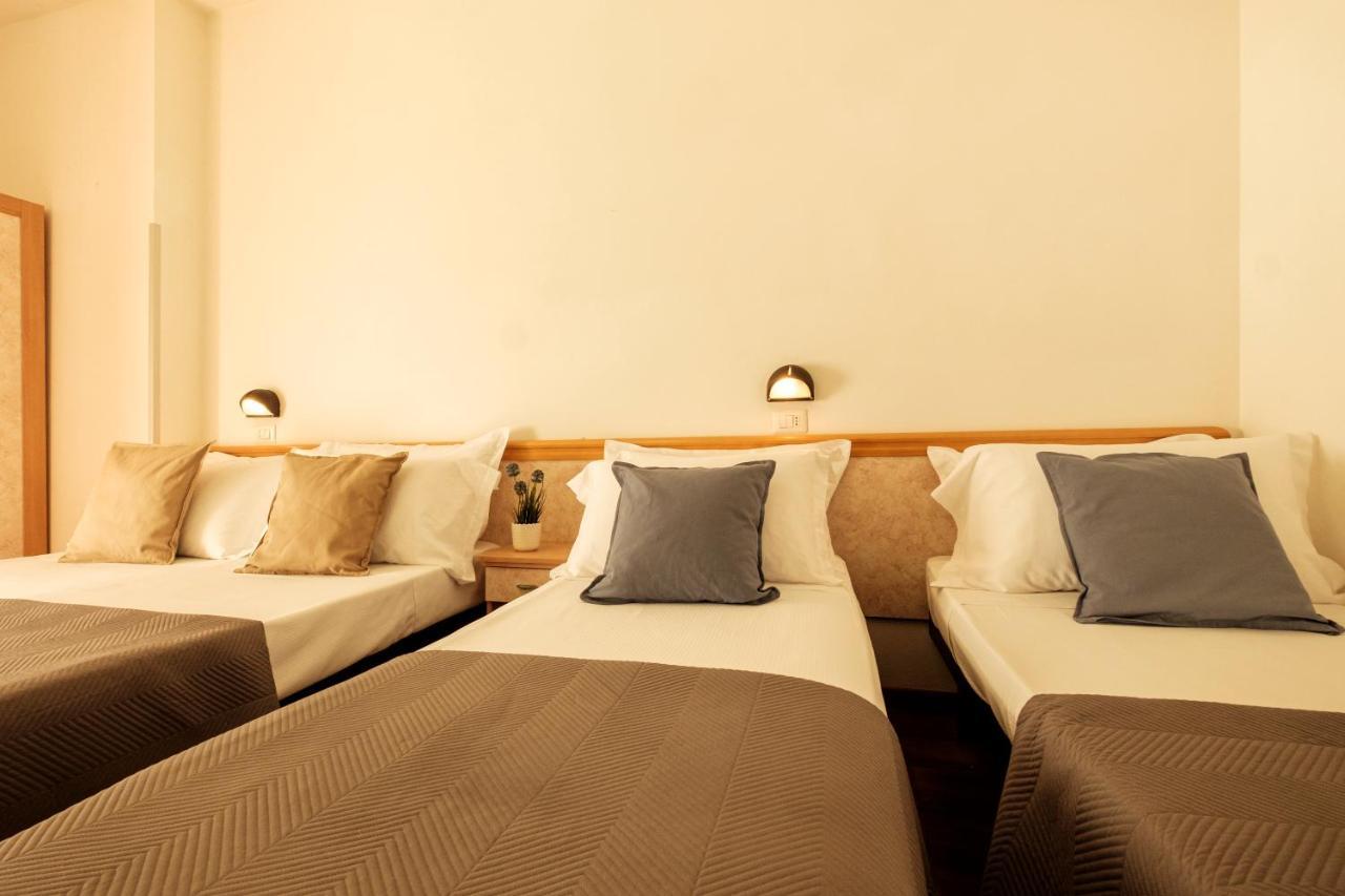 Hotel Oceanic Rimini Esterno foto