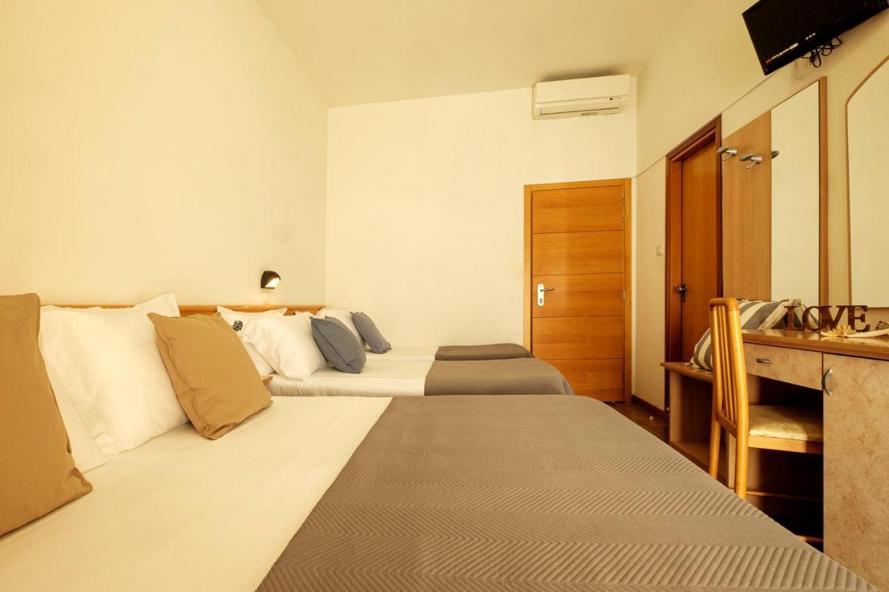 Hotel Oceanic Rimini Esterno foto