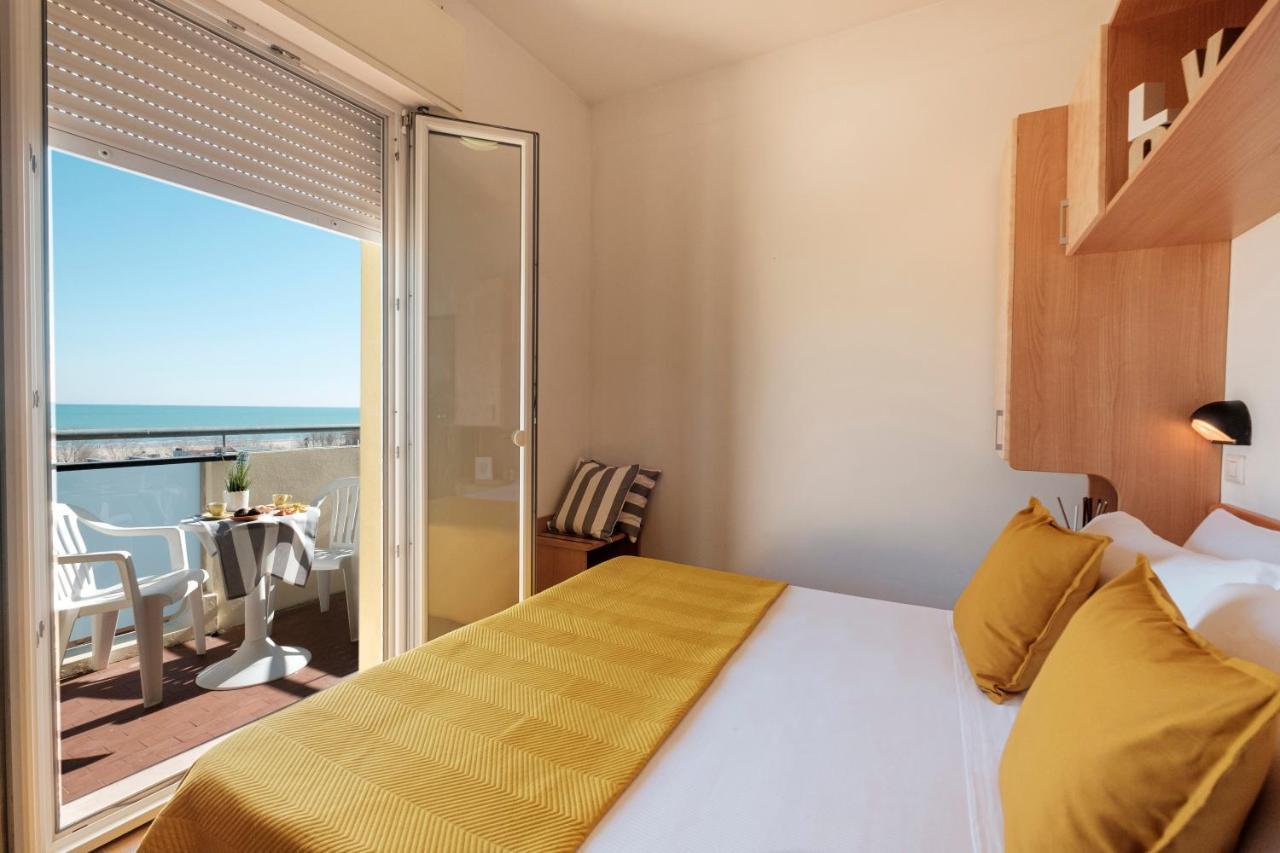 Hotel Oceanic Rimini Esterno foto