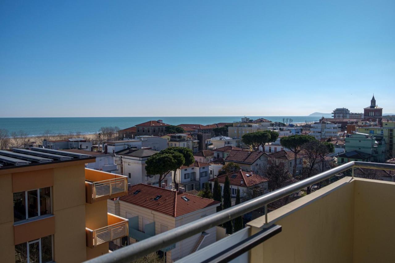 Hotel Oceanic Rimini Esterno foto