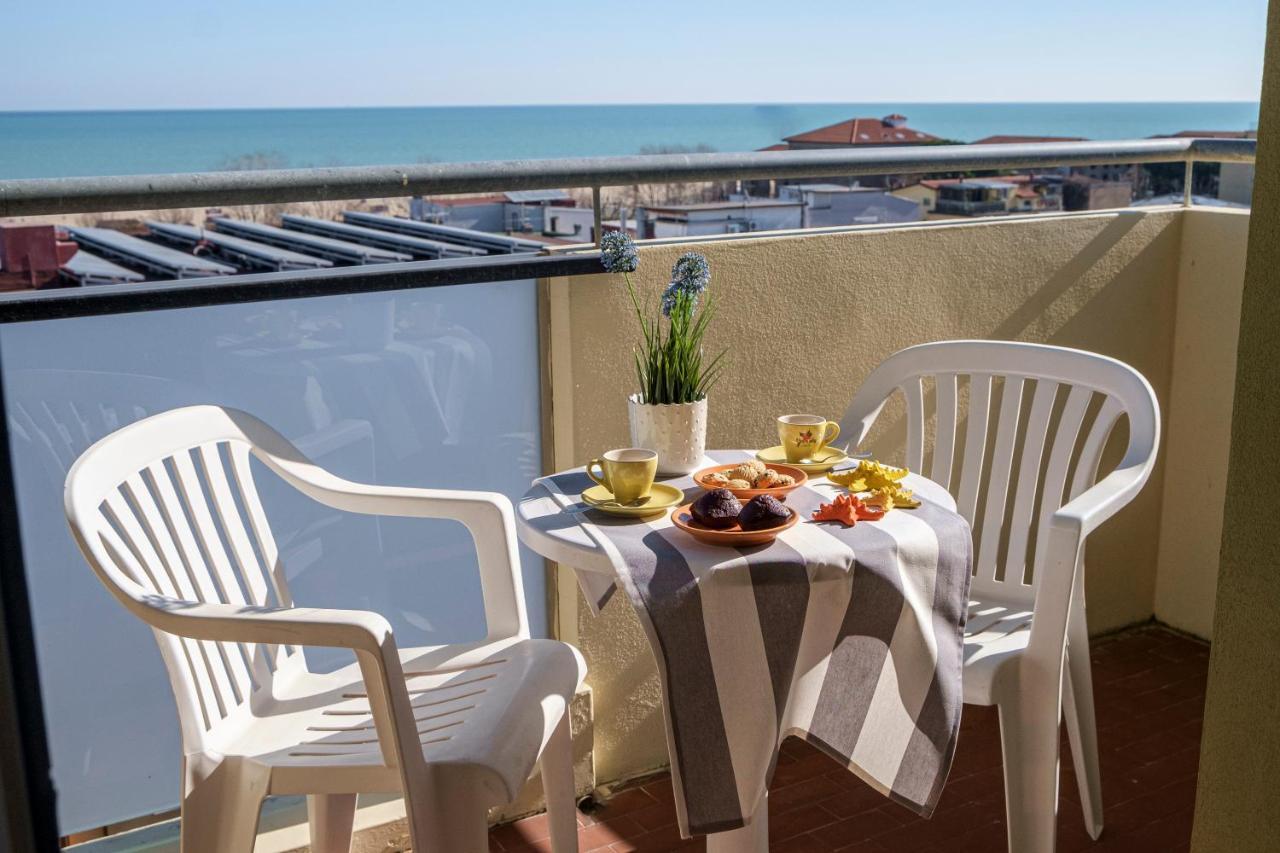 Hotel Oceanic Rimini Esterno foto