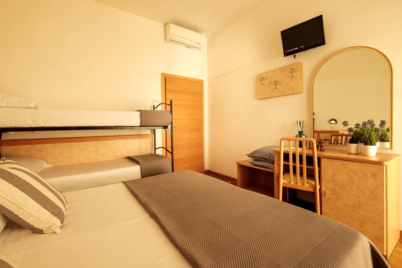 Hotel Oceanic Rimini Esterno foto