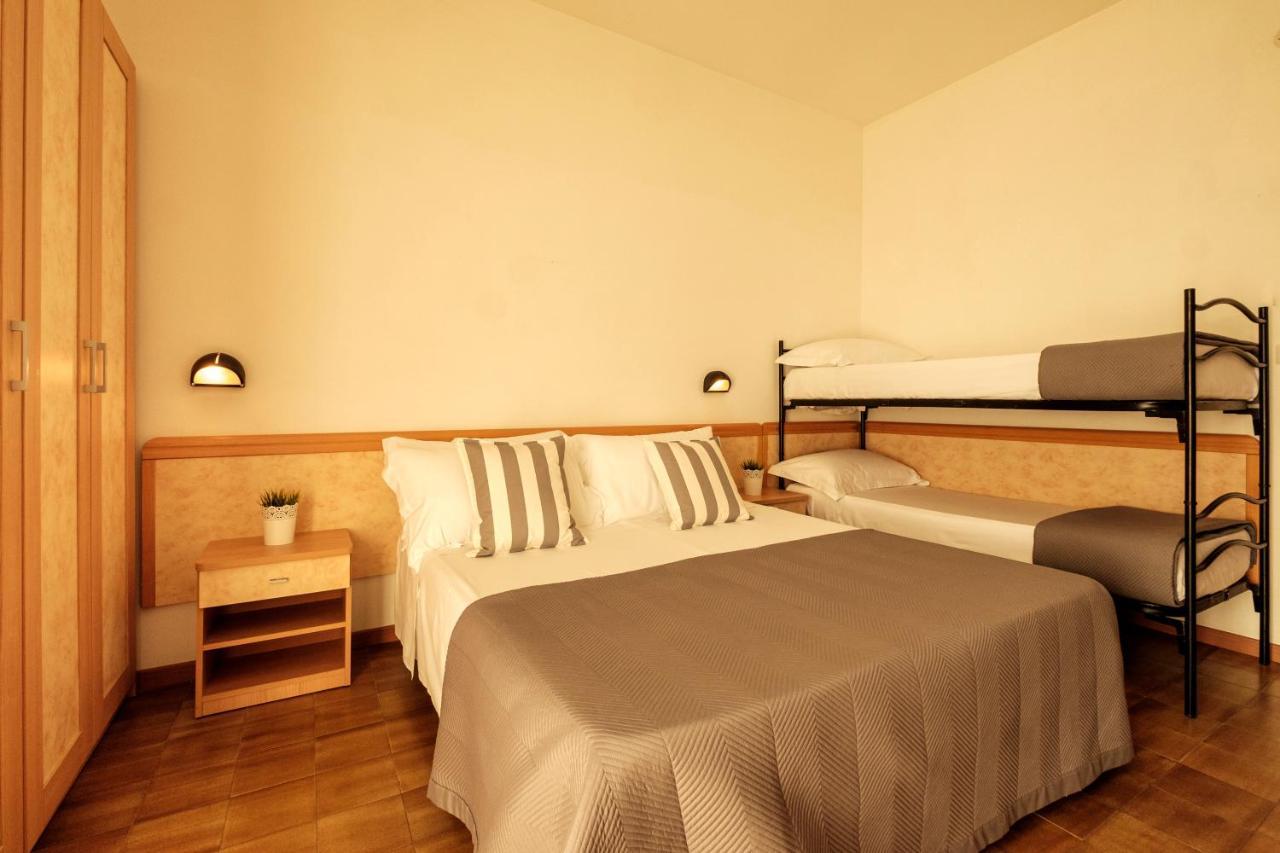 Hotel Oceanic Rimini Esterno foto