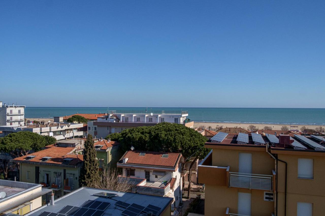 Hotel Oceanic Rimini Esterno foto