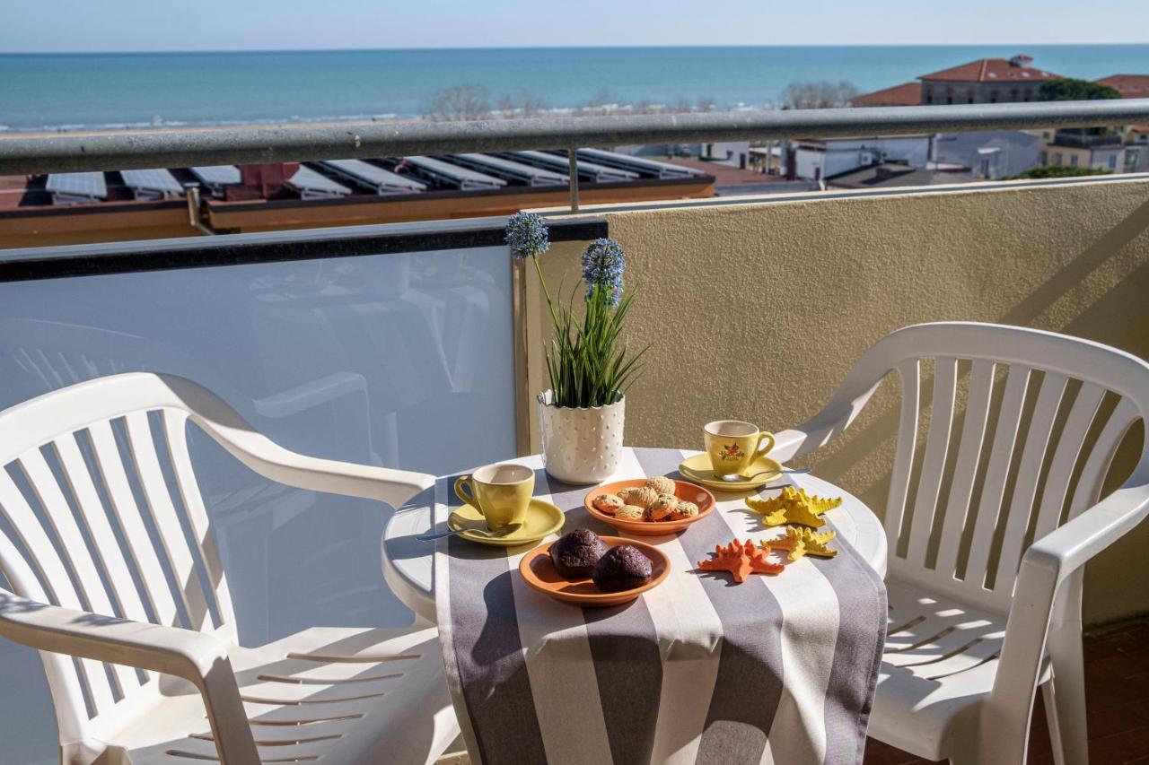 Hotel Oceanic Rimini Esterno foto