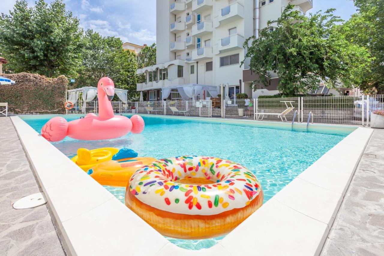 Hotel Oceanic Rimini Esterno foto